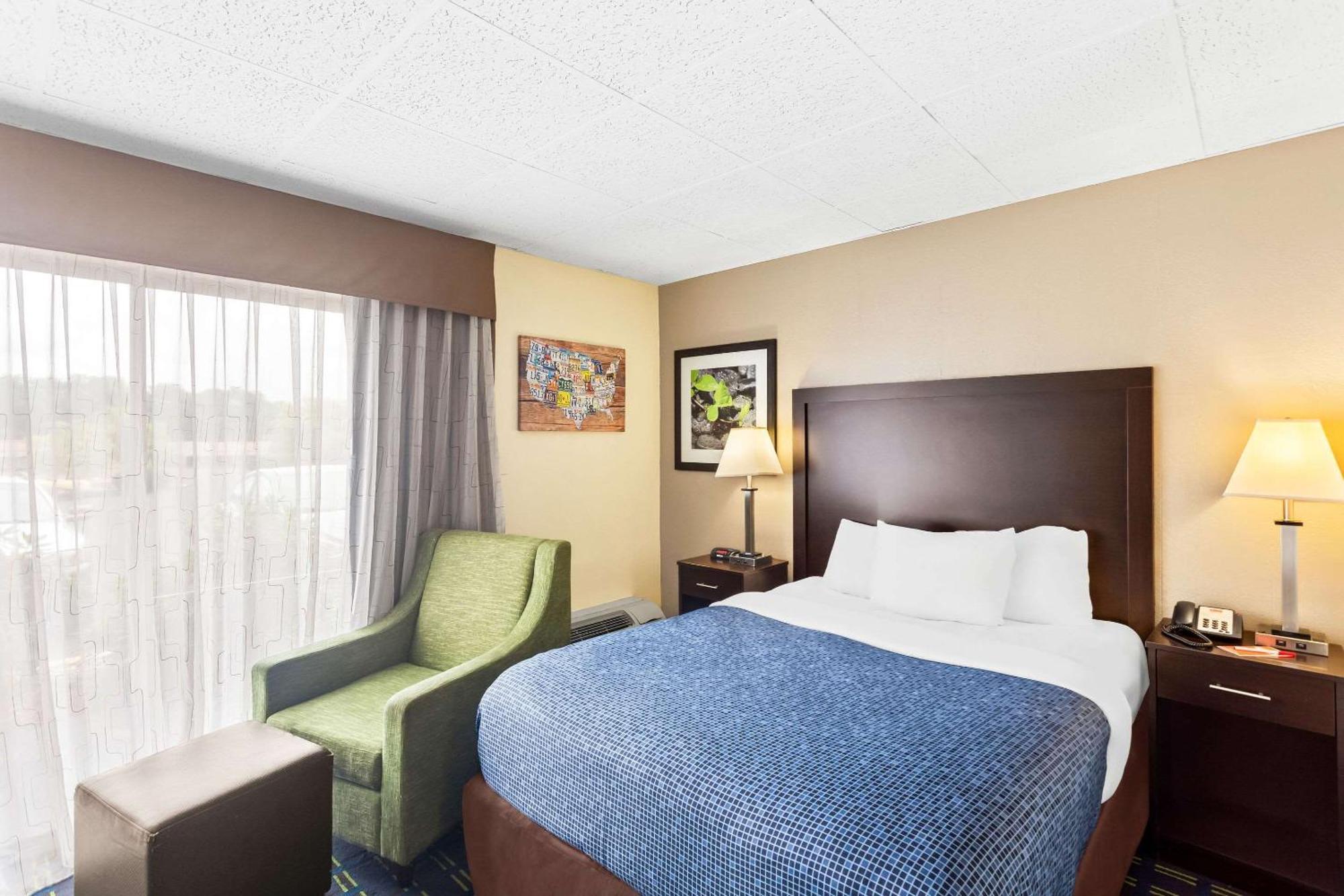 Econo Lodge Waynesboro - Skyline Drive Экстерьер фото