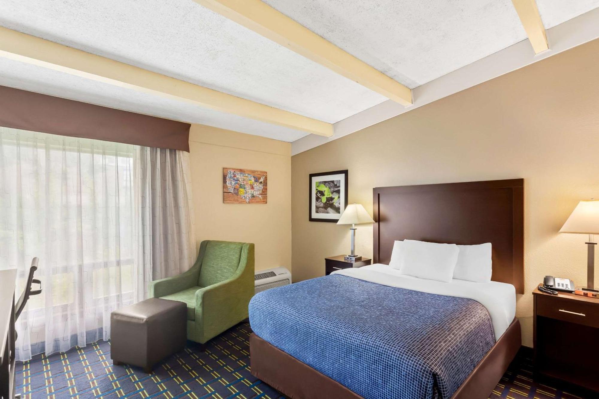 Econo Lodge Waynesboro - Skyline Drive Экстерьер фото