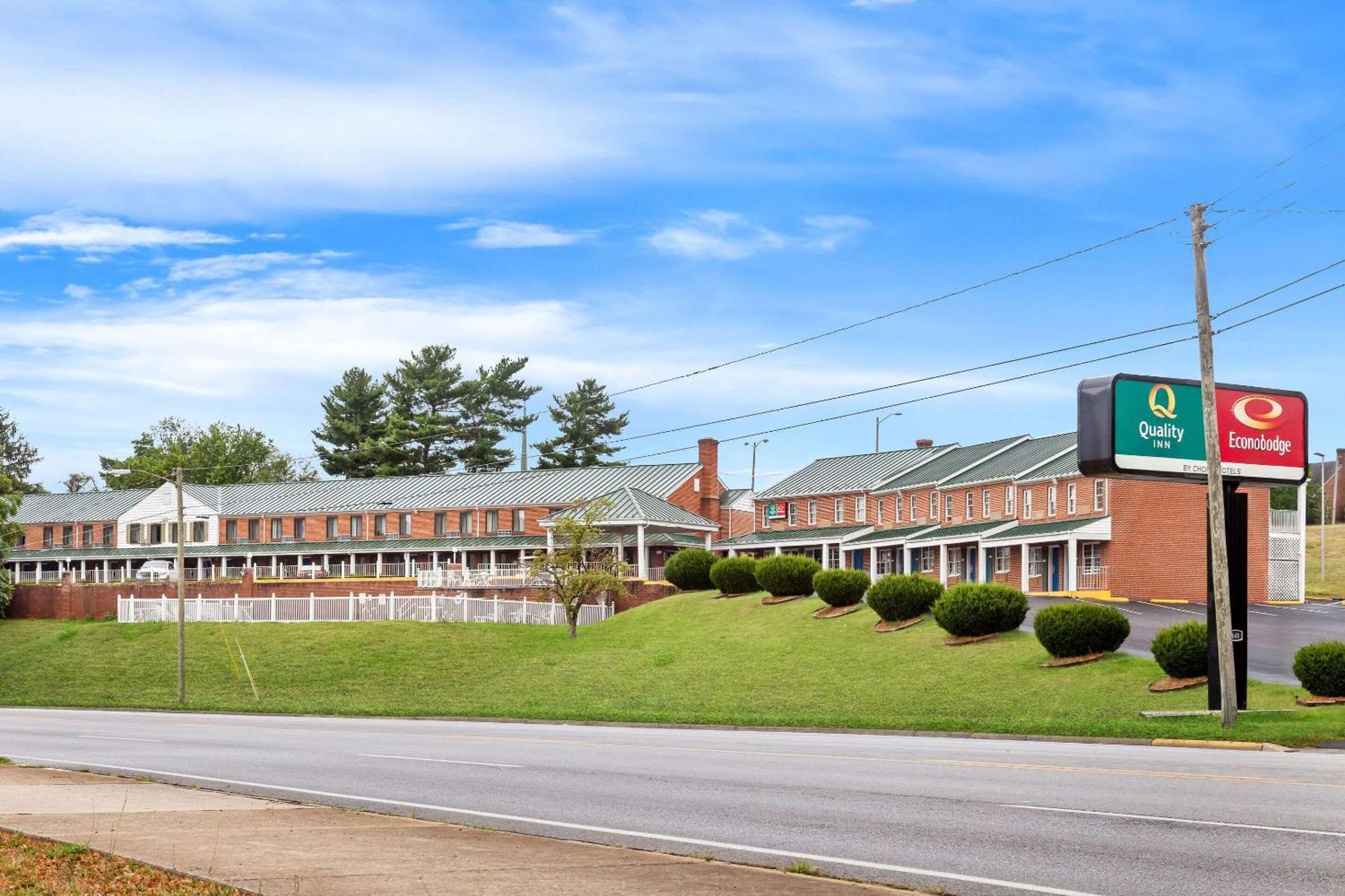 Econo Lodge Waynesboro - Skyline Drive Экстерьер фото